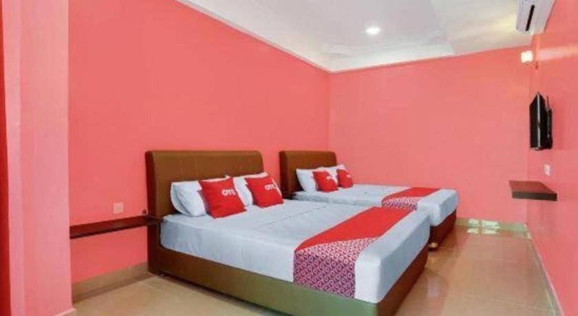 Oyo 89387 Sun Keerana Hotel Klang Exterior foto