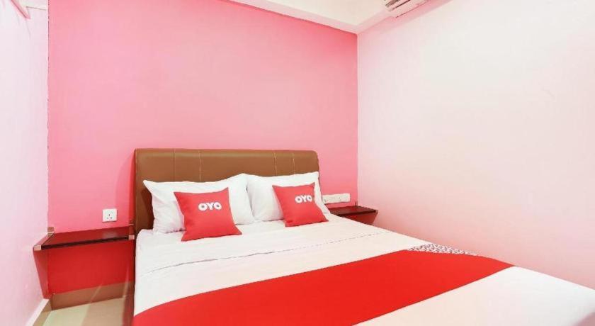 Oyo 89387 Sun Keerana Hotel Klang Exterior foto