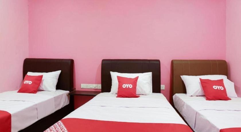 Oyo 89387 Sun Keerana Hotel Klang Exterior foto